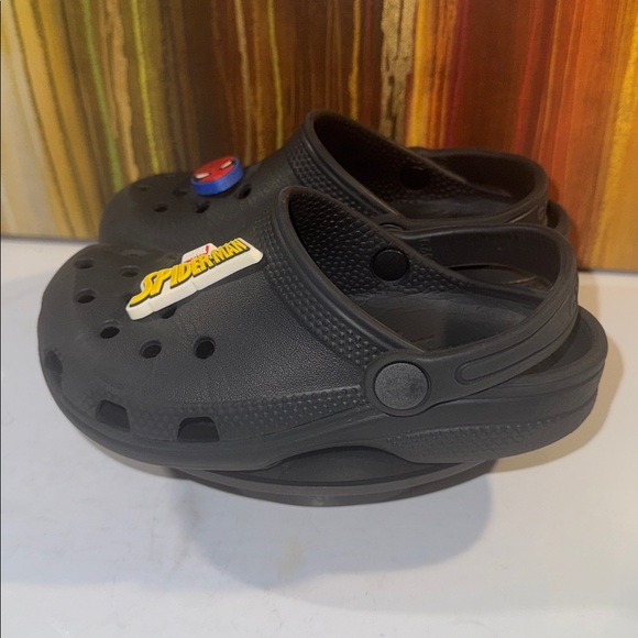 Crocs Classic Black Clogs with Spider-Man Jibbitz Charms - Toddlers Size 11C - Picture 1 of 8